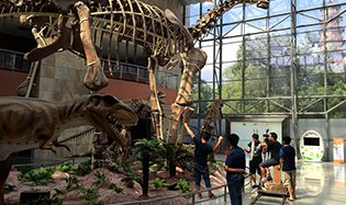 旅游宣傳片《心動在河源》到市博物館拍攝恐龍篇