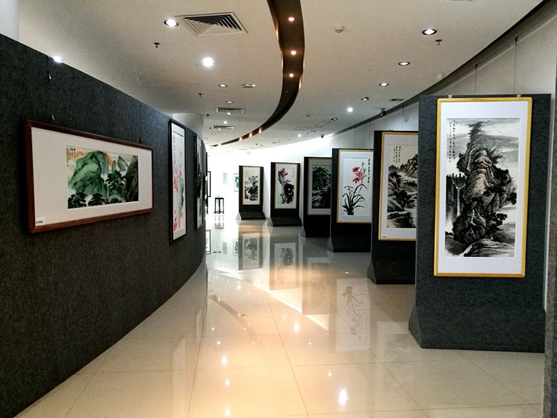 《湯勝天山水畫展》