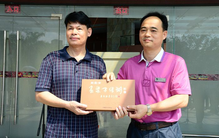 田柏安捐贈代表作《春染萬綠湖》