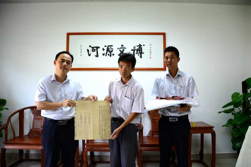 黃雪東將127件家藏“寶物”悉數(shù)捐贈給河源市博物館