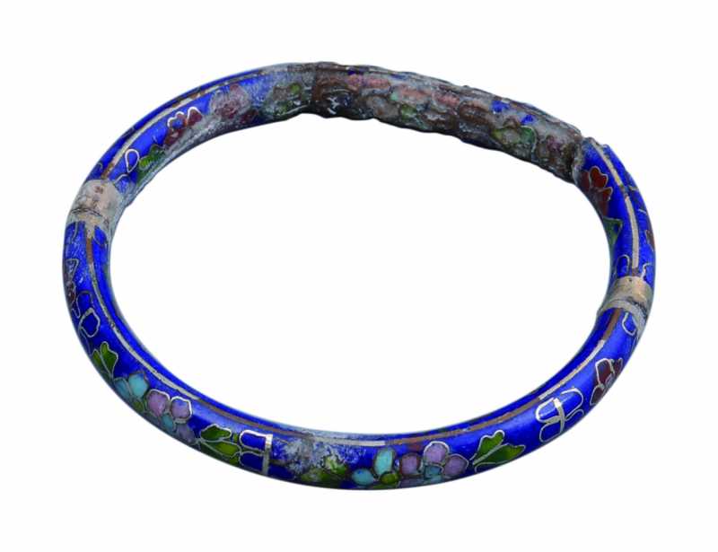 民國(guó)景泰藍(lán)掐絲琺瑯花卉紋銅胎手鐲