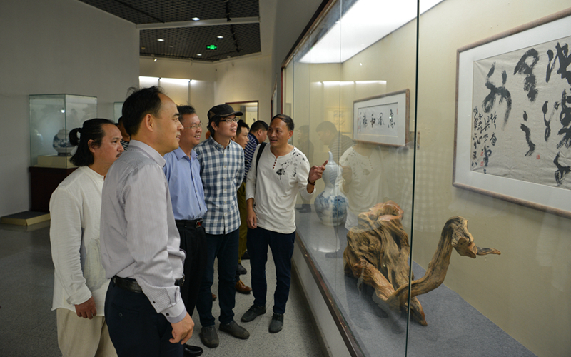 歲月有痕情入畫(huà)  墨染毫端留余香