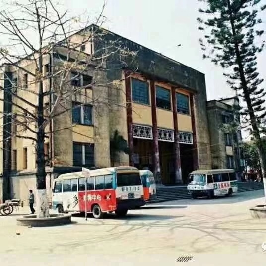 《百年光影 留住經(jīng)典——電影歷史展》