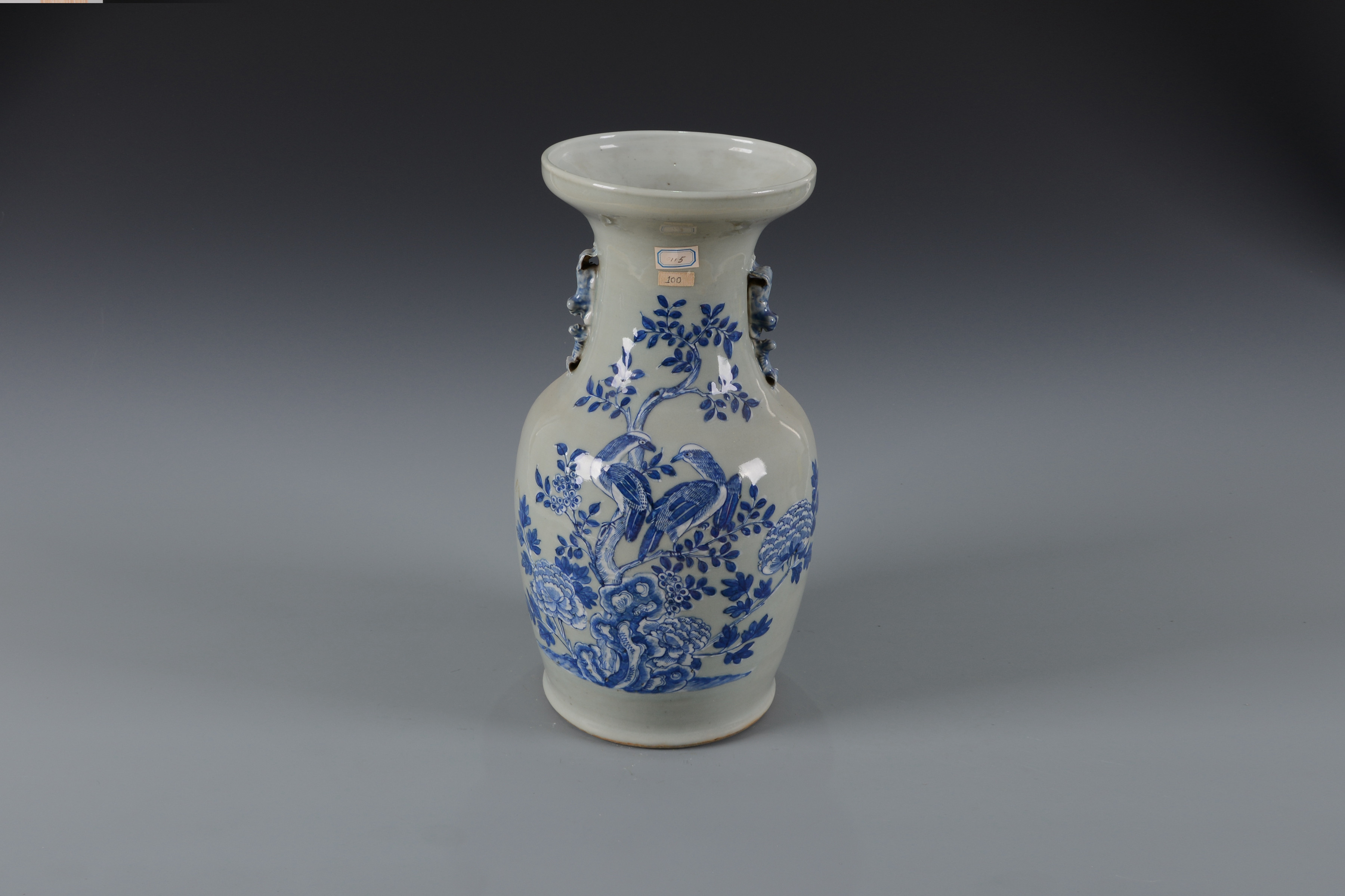 清青花花鳥(niǎo)紋雙獅耳瓶