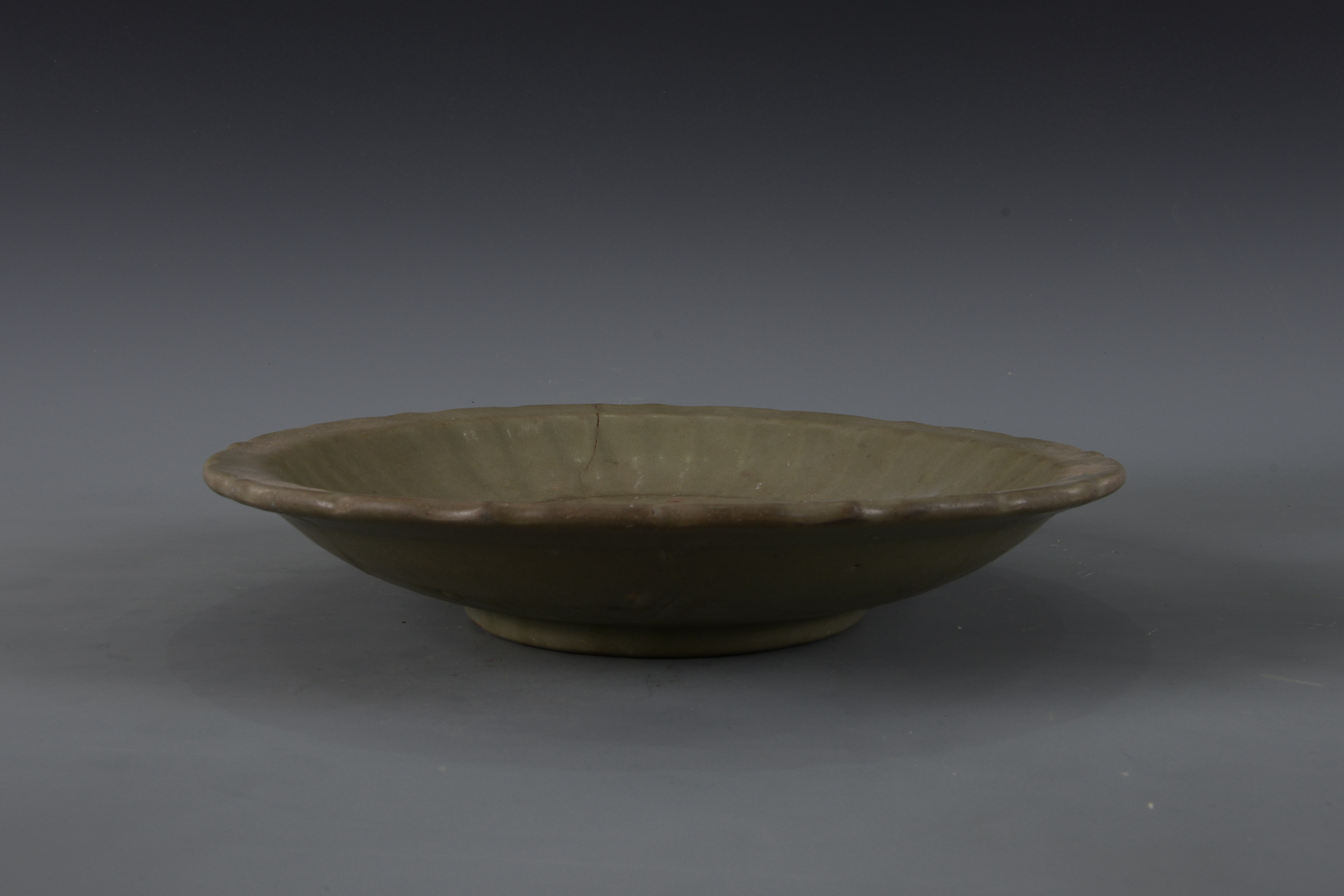 元龍泉窯青釉印花花卉紋瓷盤