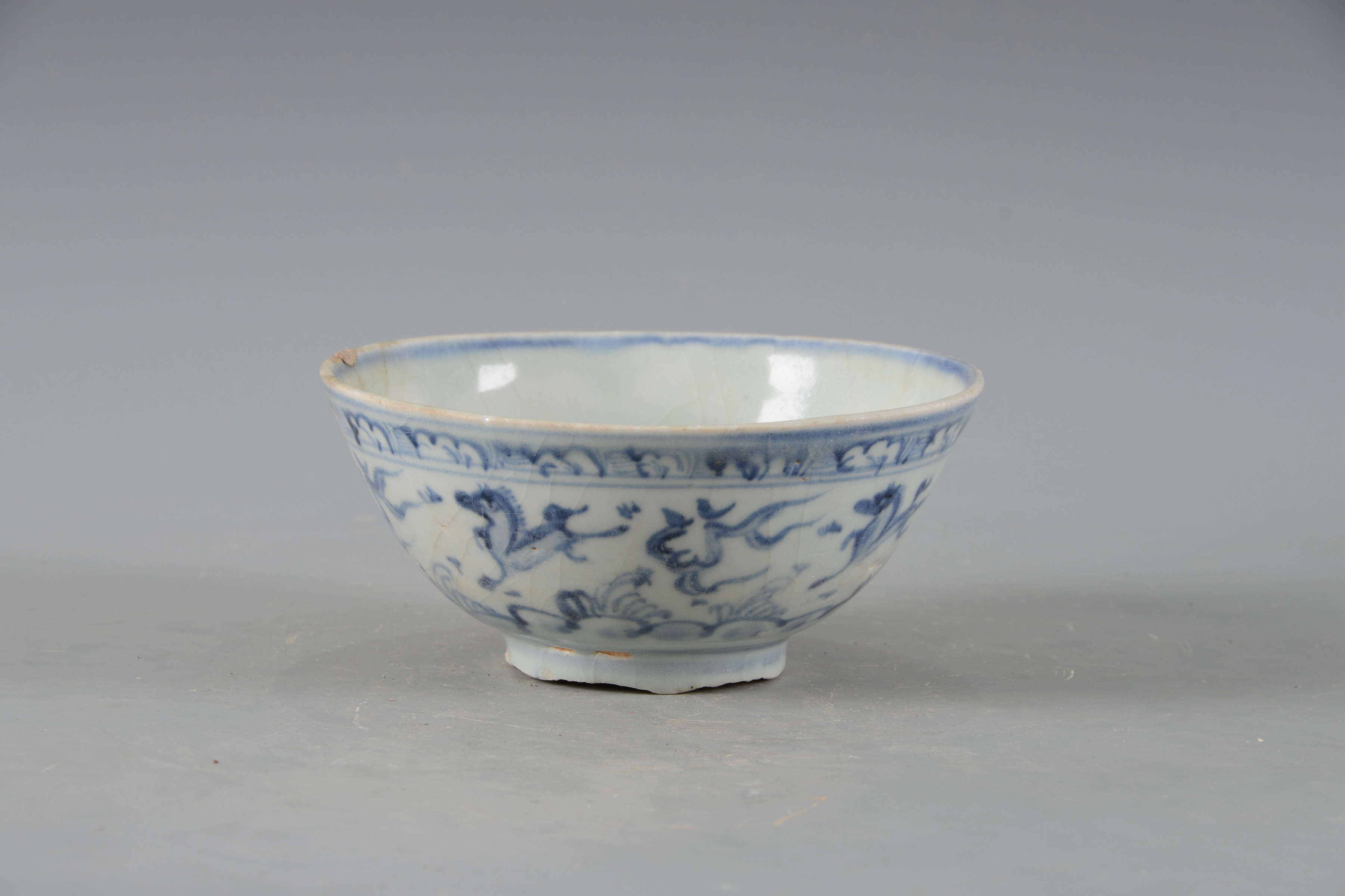 清青花飛馬祥云紋碗