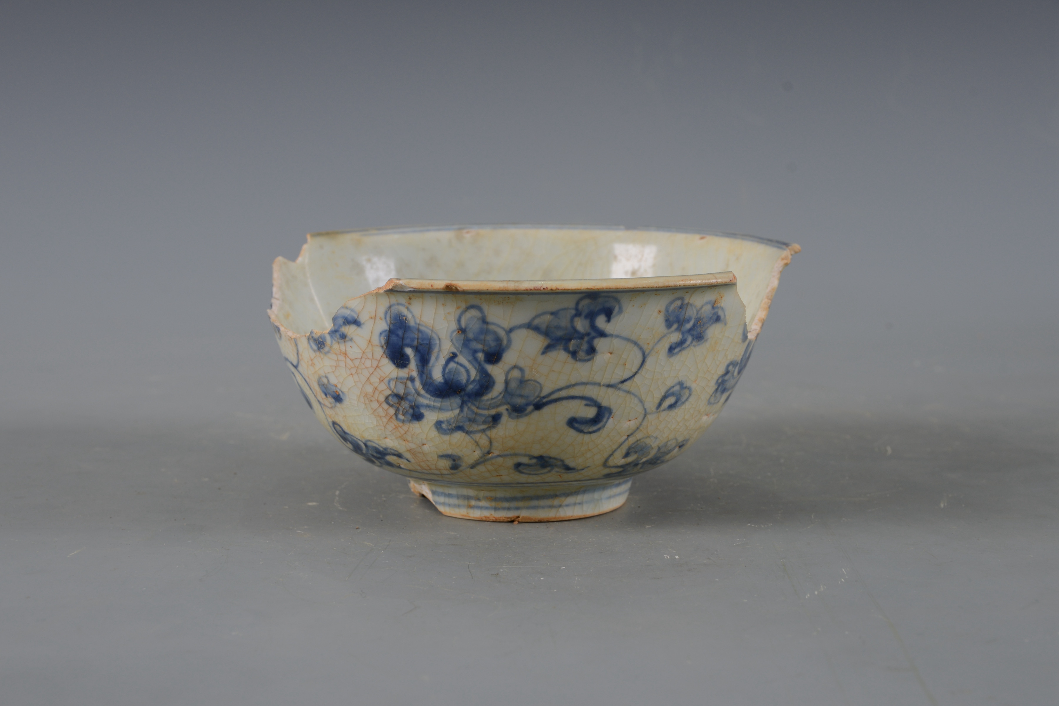 明青花花卉紋碗