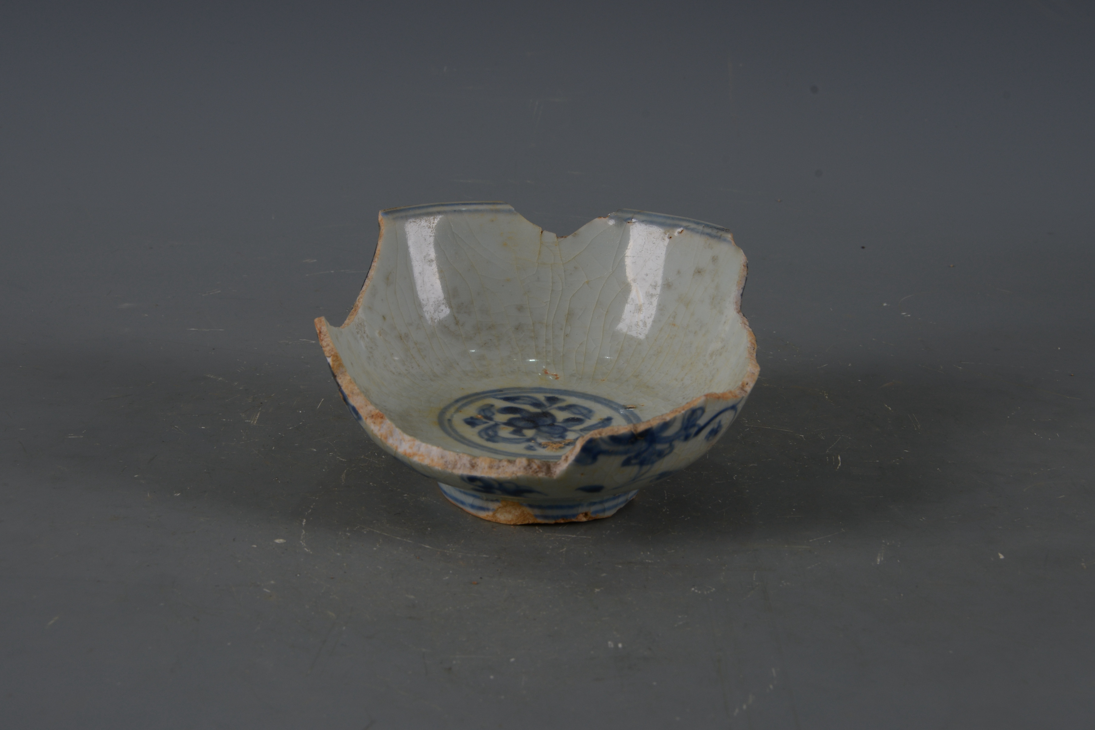 明青花花卉紋碗