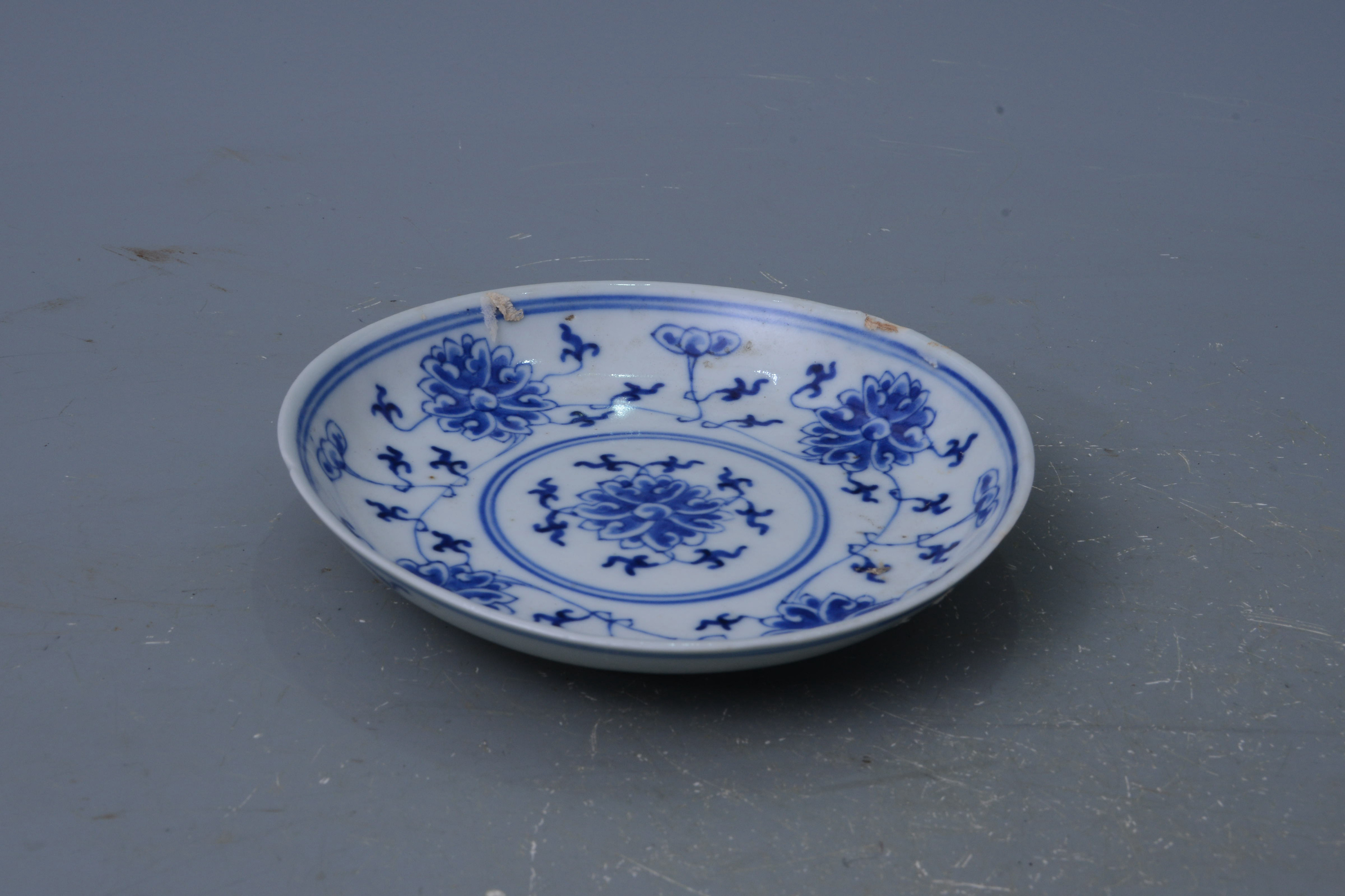 清宣統(tǒng)青花花卉紋碟