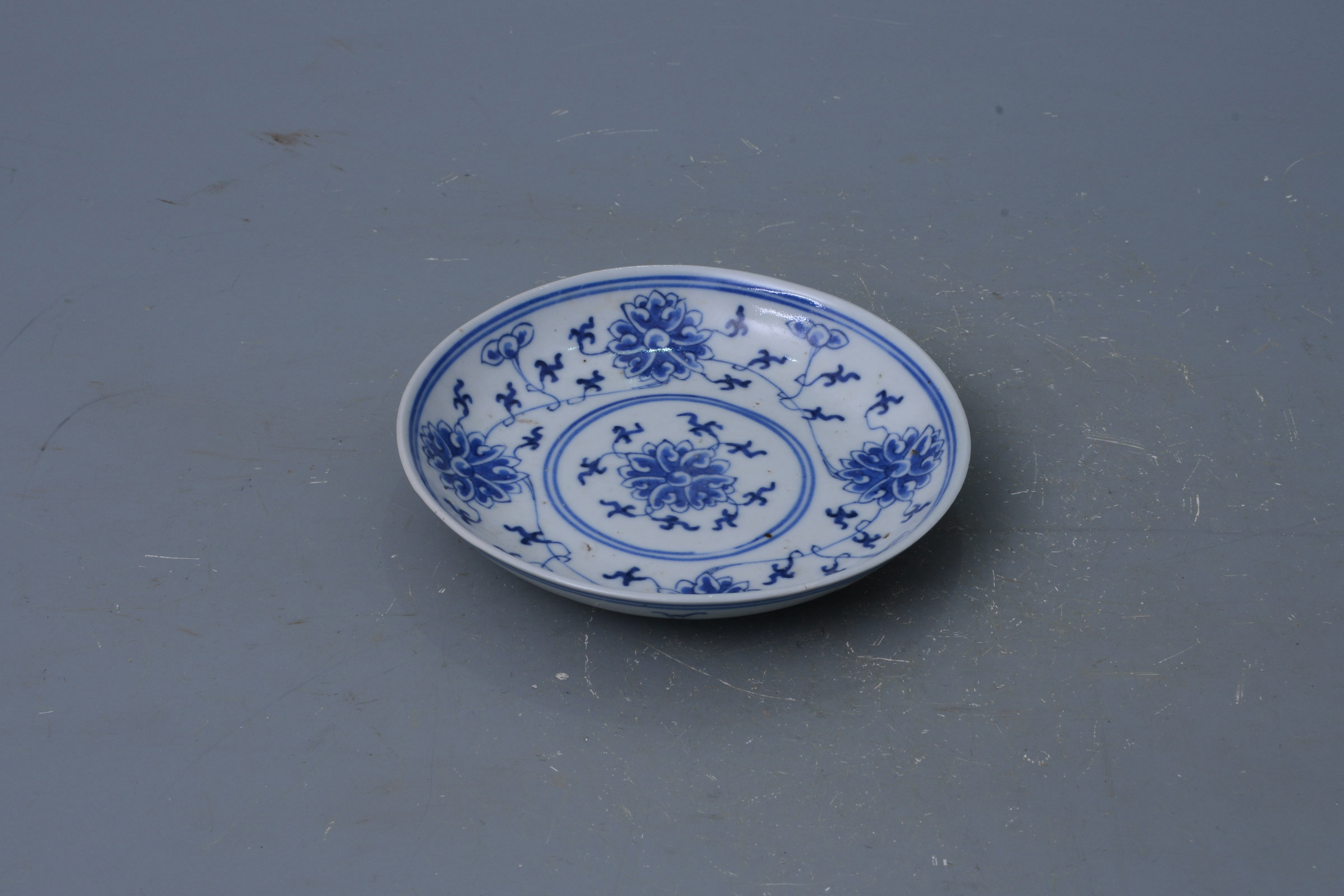 清宣統(tǒng)青花花卉紋碟