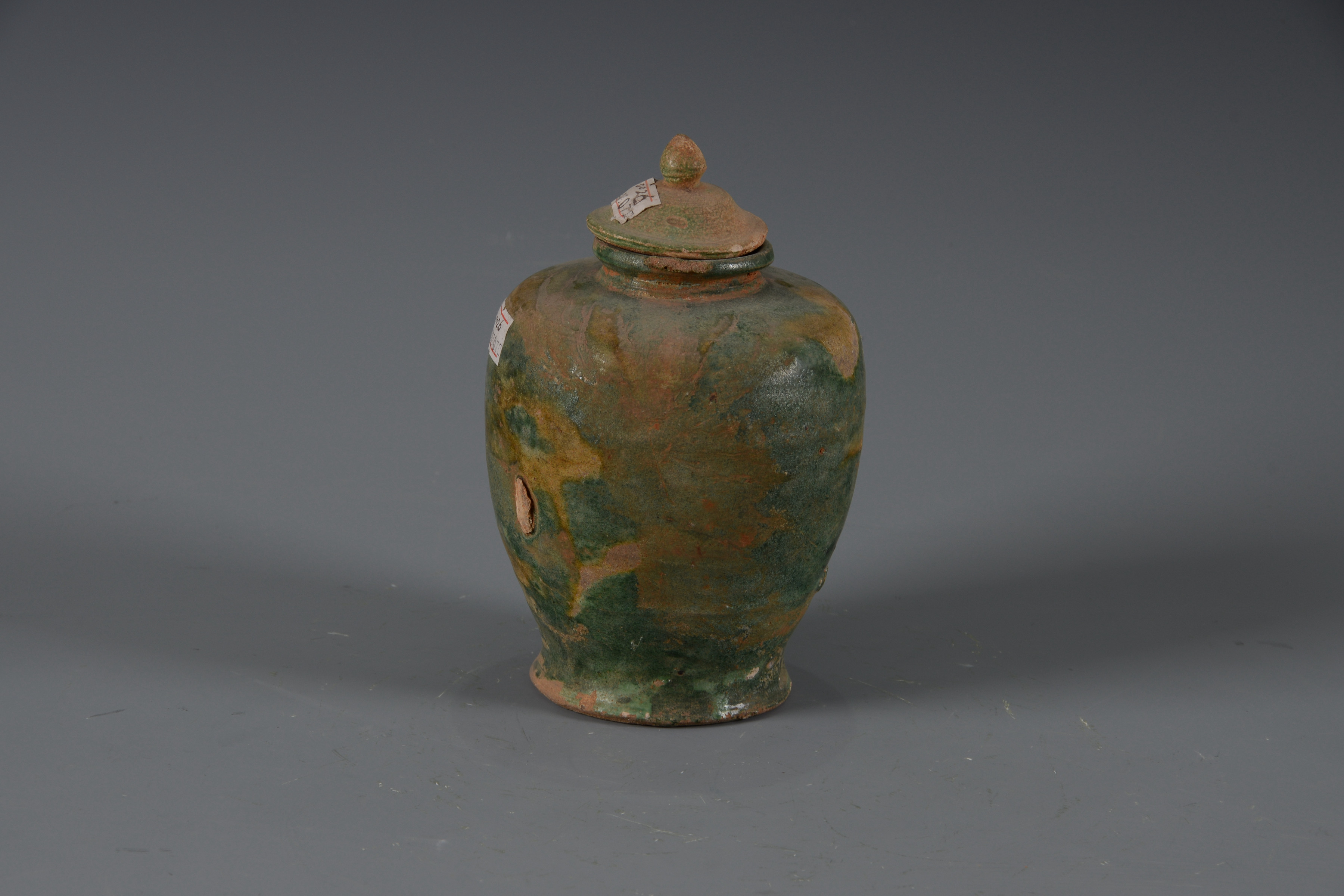 明素三彩花卉紋陶罐（帶蓋）