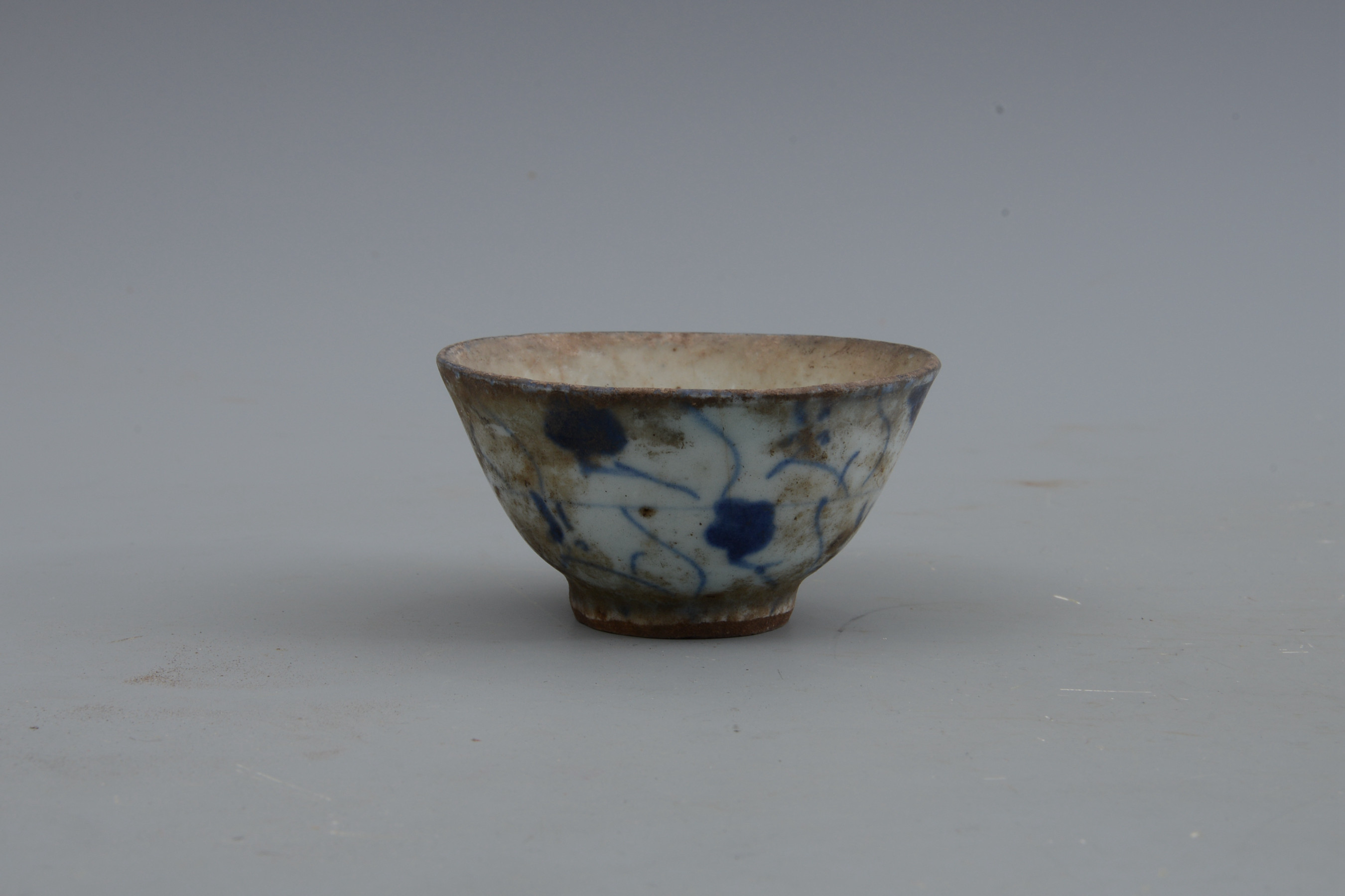 民國(guó)青花草紋小碗