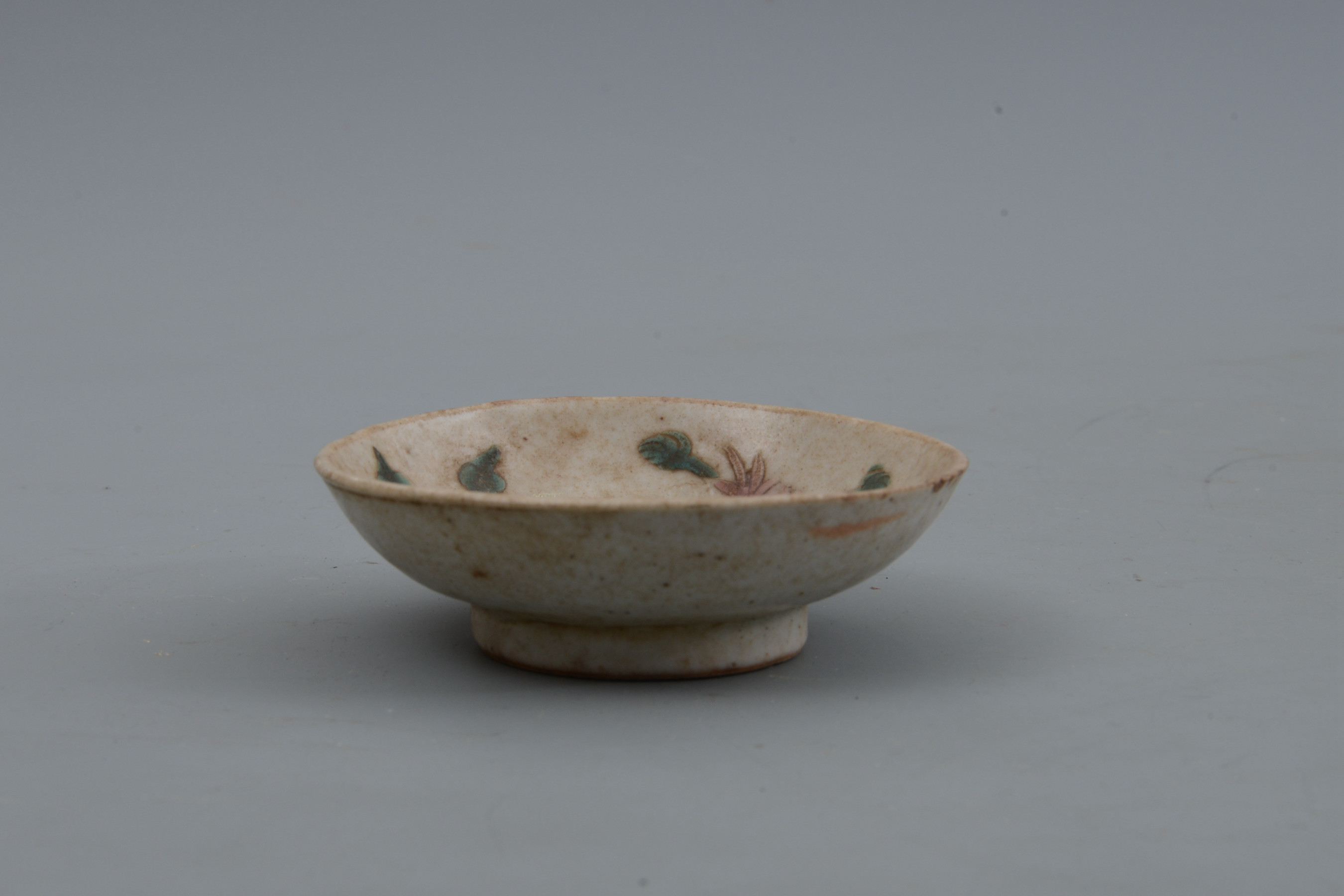 清粉彩花卉紋瓷碟