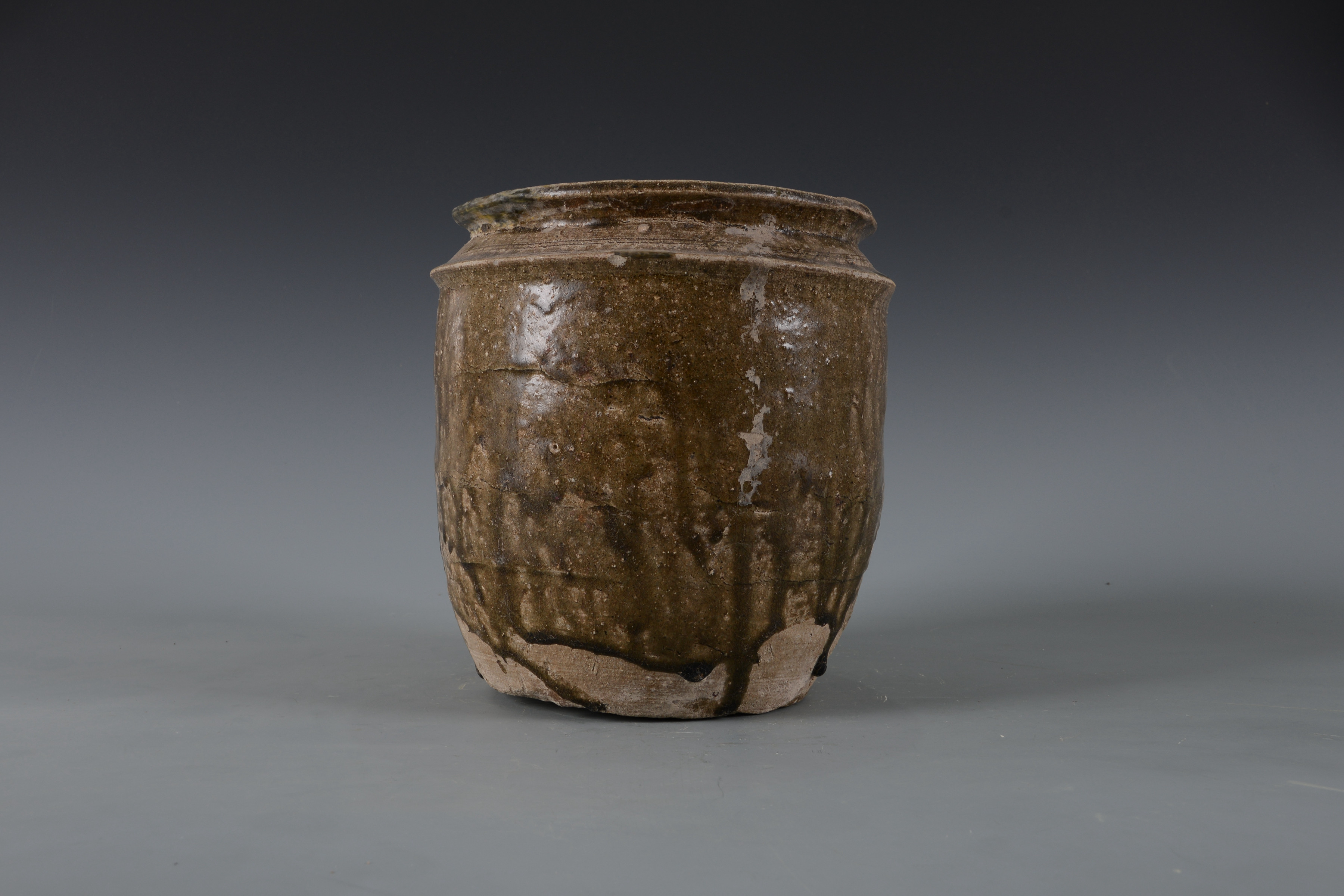 東晉黃褐釉折肩大口陶罐