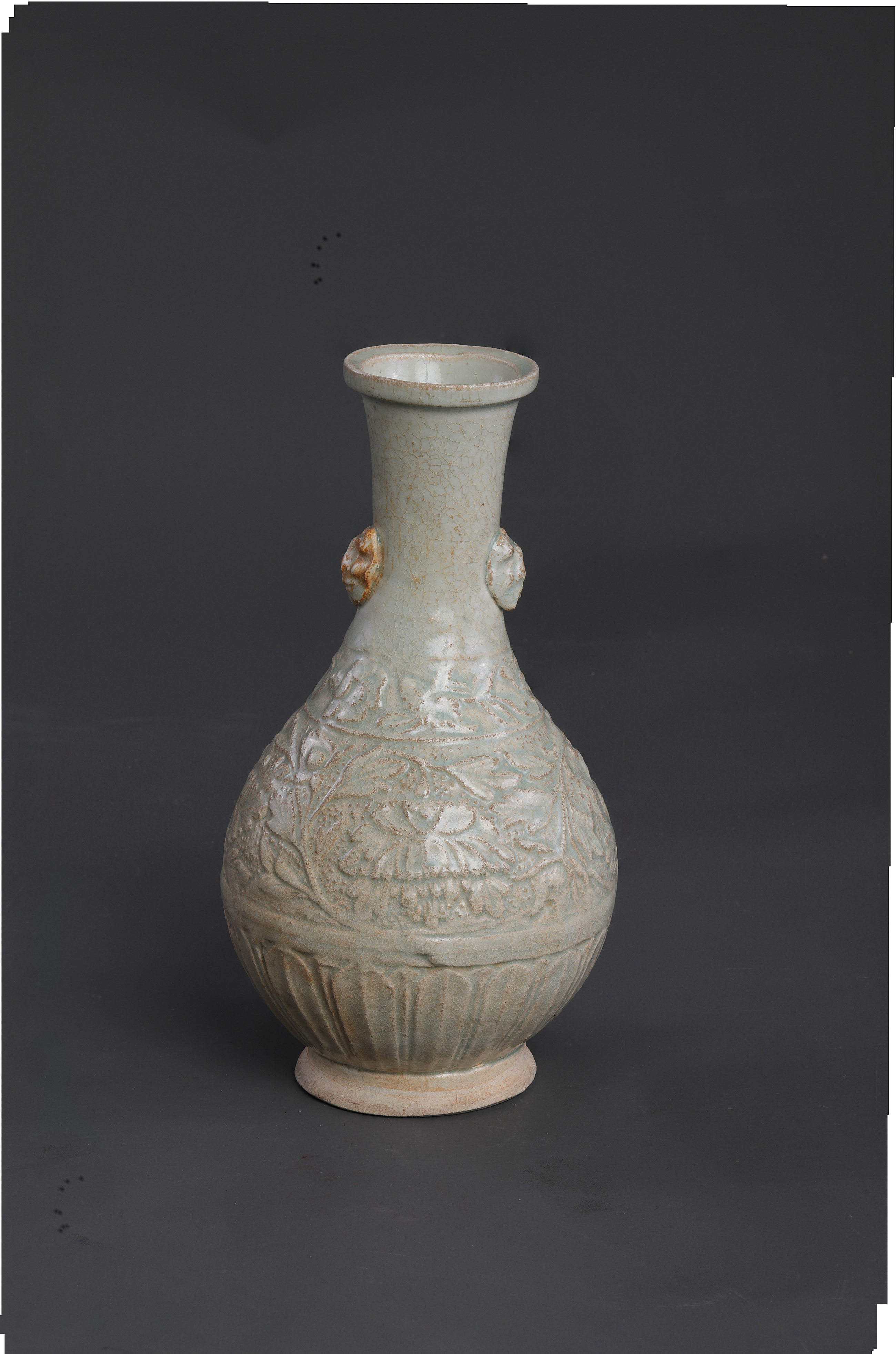 元青白釉印花花卉紋雙耳瓶