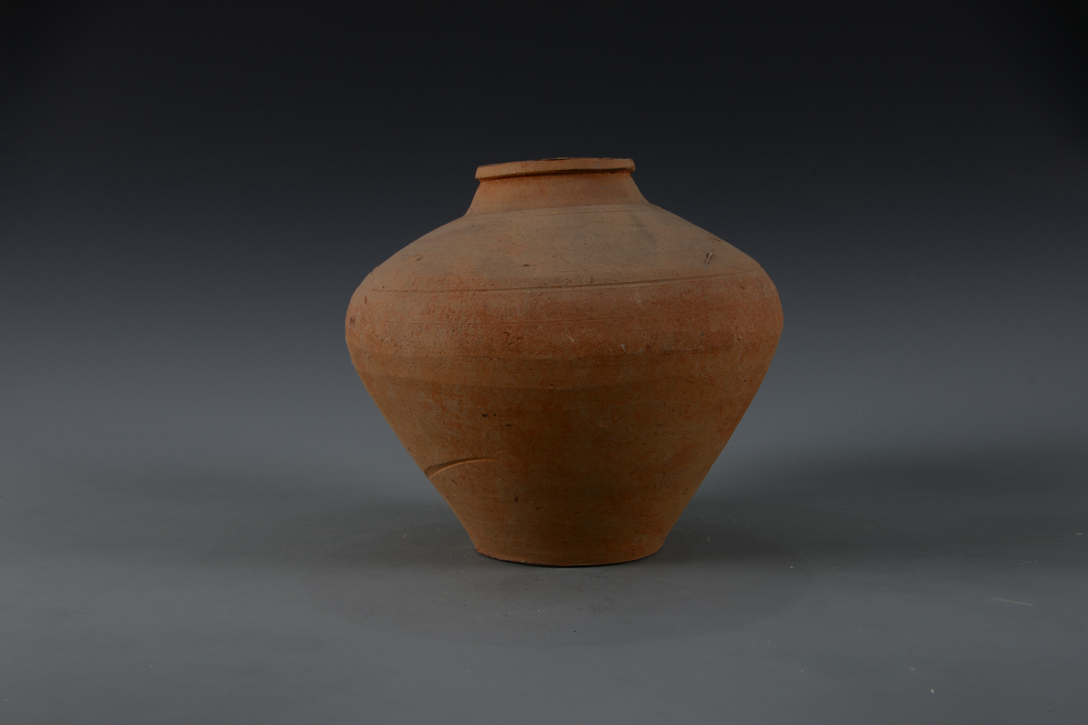 宋黑釉素面陶罐