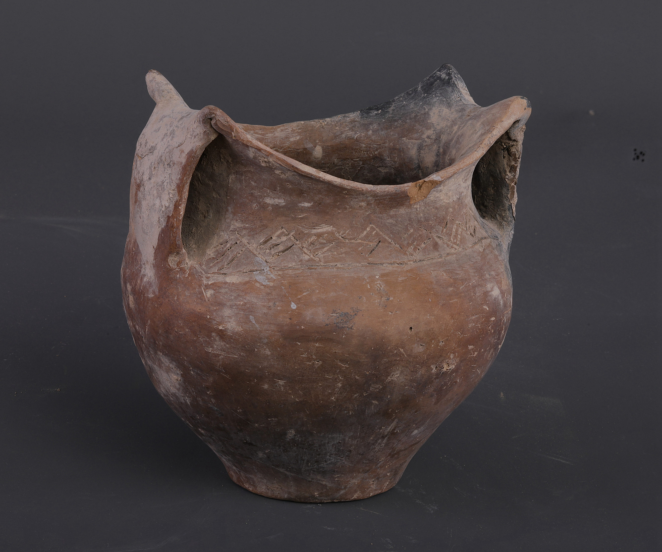 2石器時代 黑陶雙耳壺1.jpg