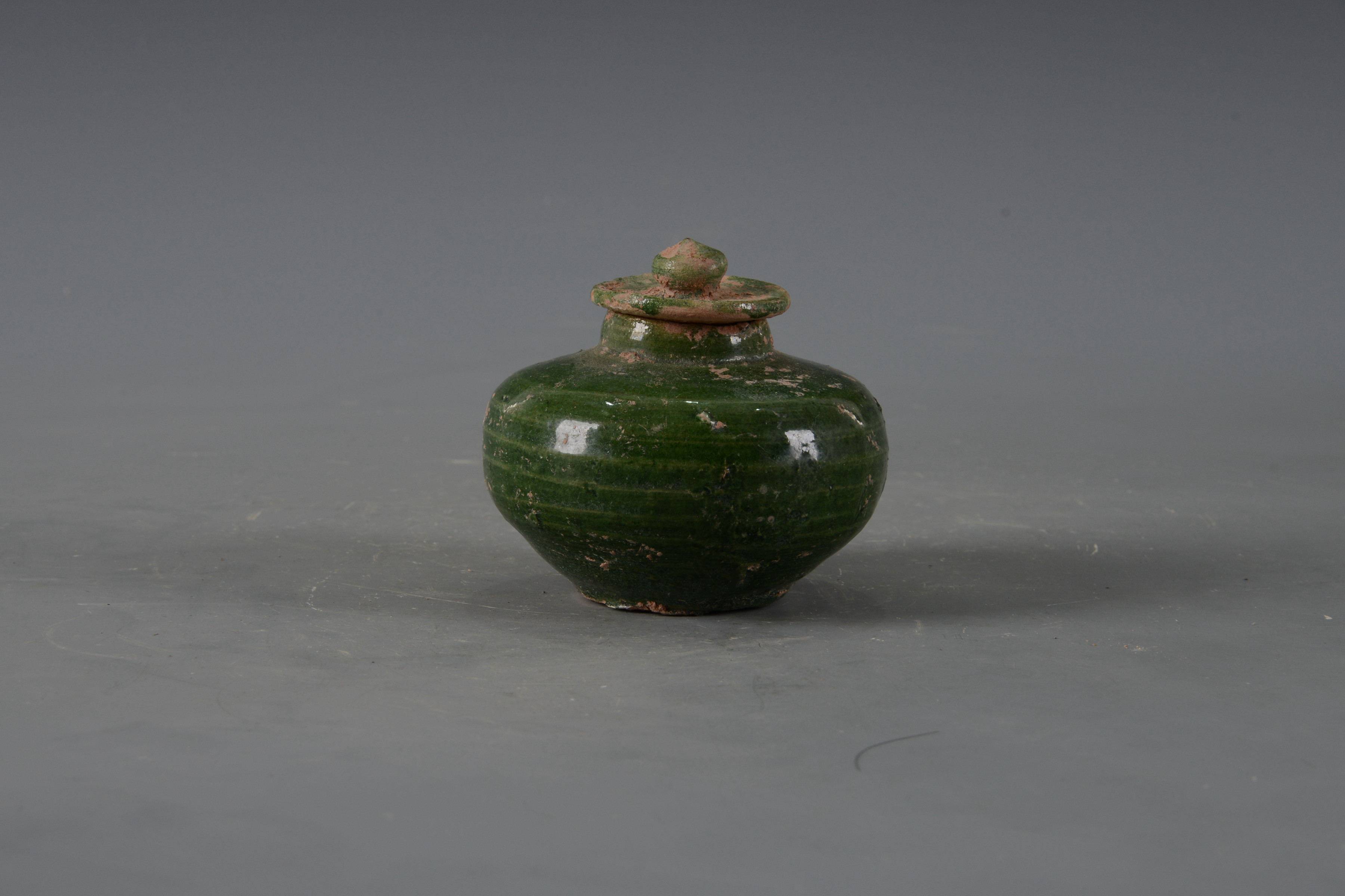 明綠釉帶蓋陶罐