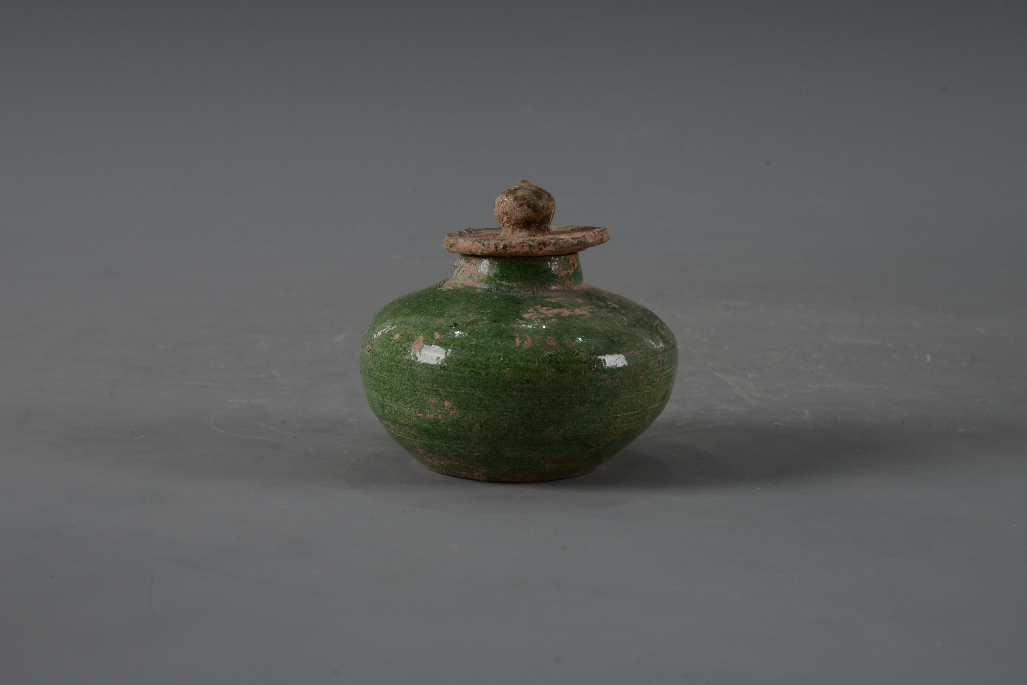 明綠釉帶蓋陶罐