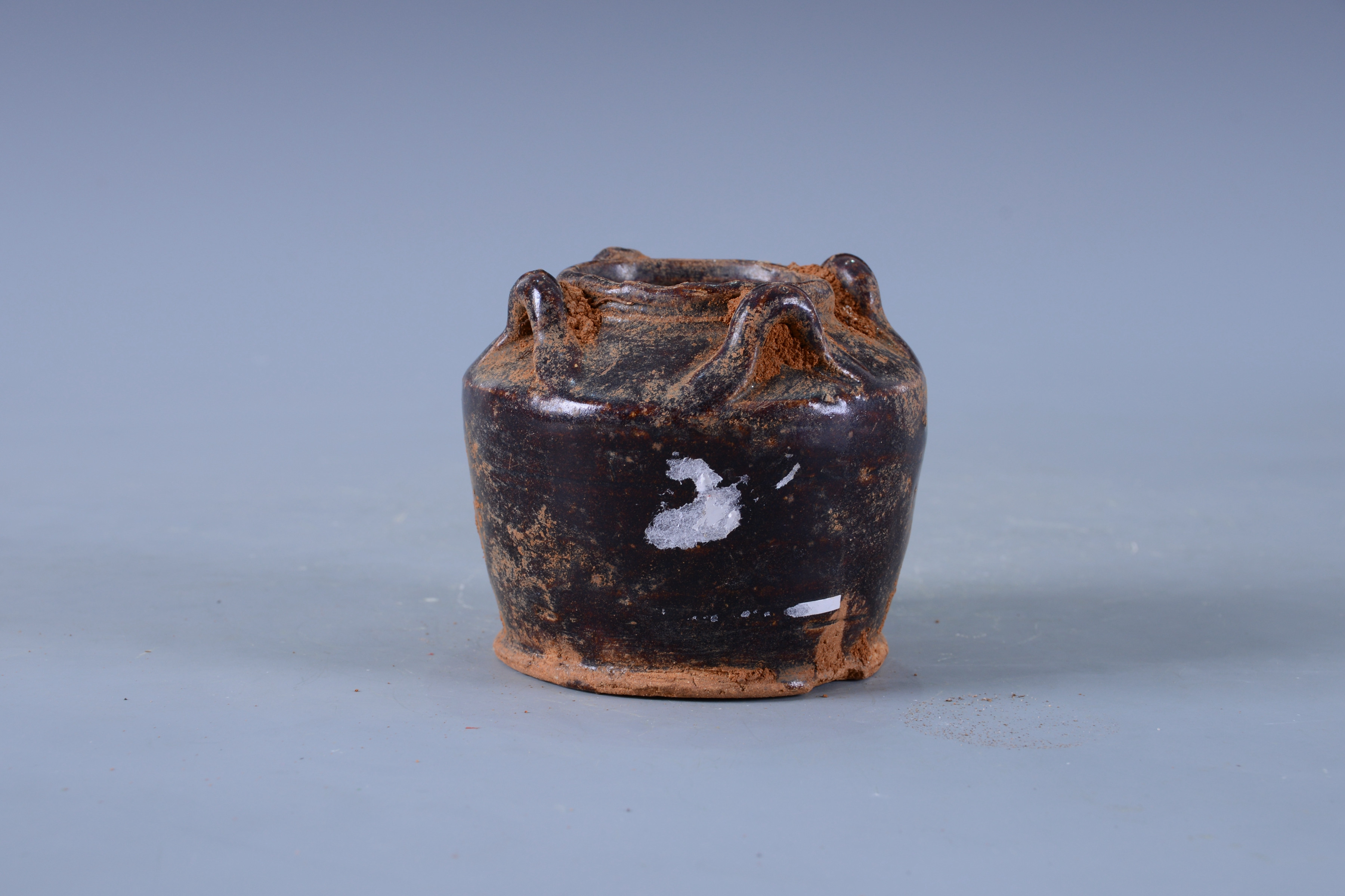 明褐釉四系陶罐