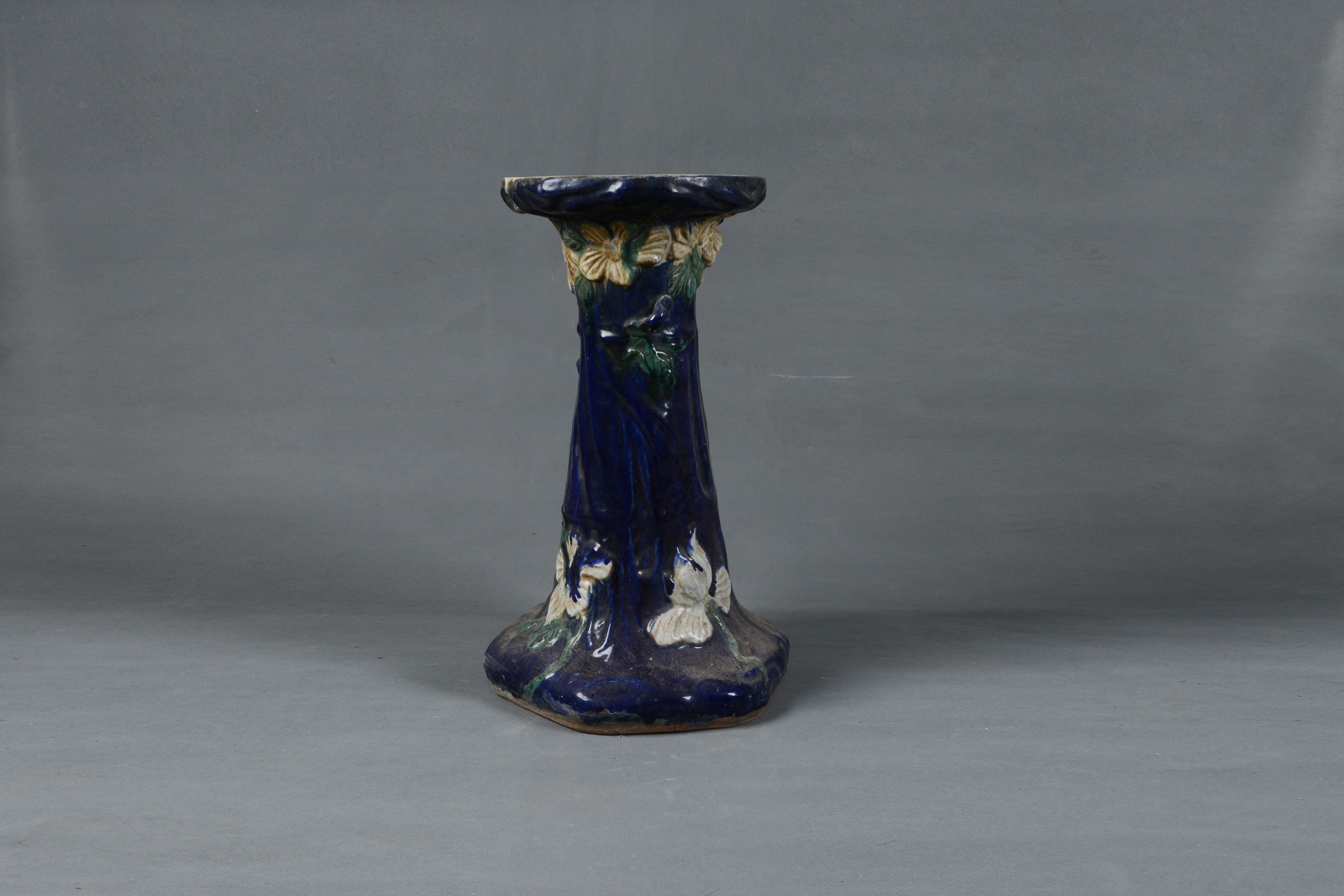 清石灣窯三彩花卉紋壽墩