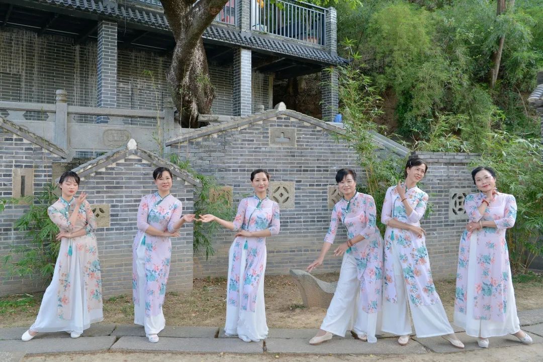 慶“三八”國(guó)際婦女節(jié)專題活動(dòng) | 花伴女神，舞動(dòng)芳華